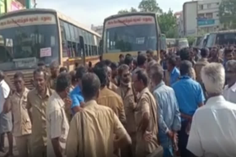 அரசு பேருந்து ஓட்டுநர்கள் மீது மாணவர்கள் தாக்குதல்