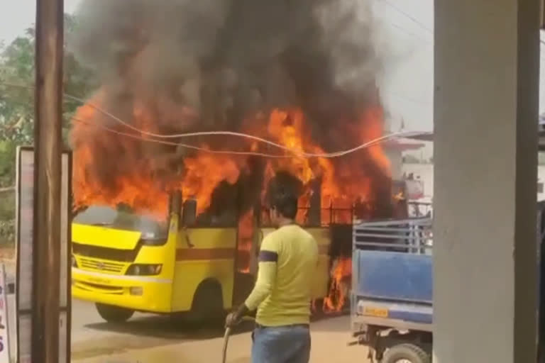 School bus caught fire in Ranchi