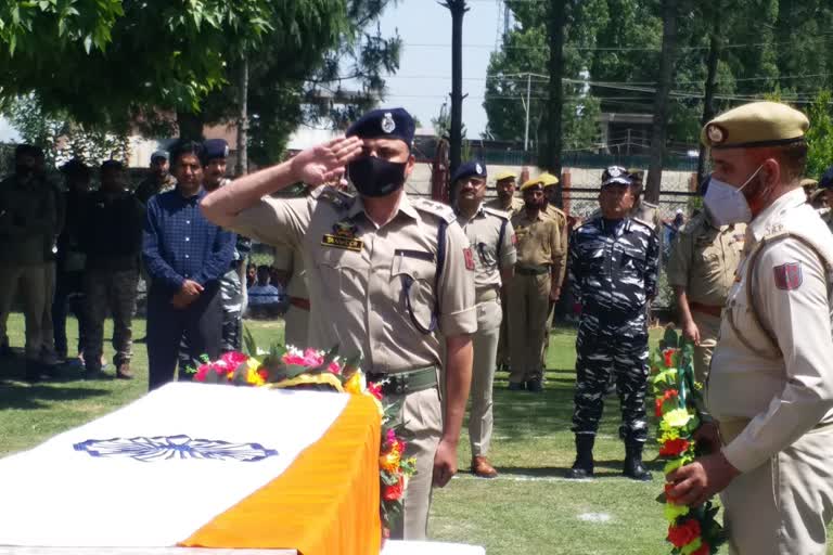 wreath laying ceremony of police constubal