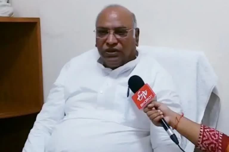 Congress Chintan Shivir  Congress leader Mallikarjun Kharge  പാര്‍ട്ടിയെ ശക്തിപ്പെടുത്തിയ ശേഷം സഖ്യ ചര്‍ച്ചകള്‍  ദേശീയത ആയുധമാക്കാന്‍ കോണ്‍ഗ്രസും  ചിന്തന്‍ ശിബിര്‍