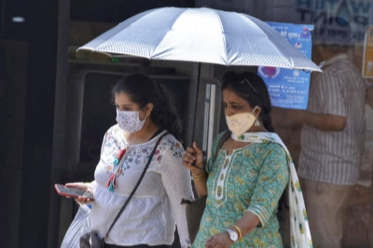Heatwave builds up in parts of Delhi mercury crosses 46 degrees Celsius at Najafgarh