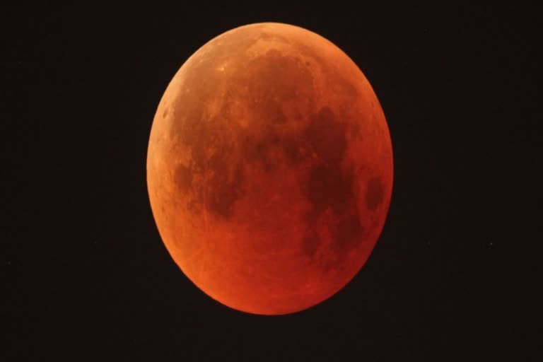 Lunar eclipse in America  blood moon in america  longer moon eclipes  ചന്ദ്ര ഗ്രഹണം അമേരിക്കയില്‍  രക്ത ചന്ദ്രന്‍  നാസ ചന്ദ്ര ഗ്രഹണം ലൈവ് സ്ട്രീമിങ്