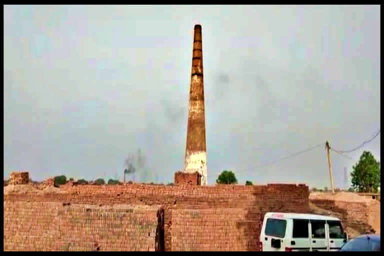 (CM Flying sealed 2 brick kilns