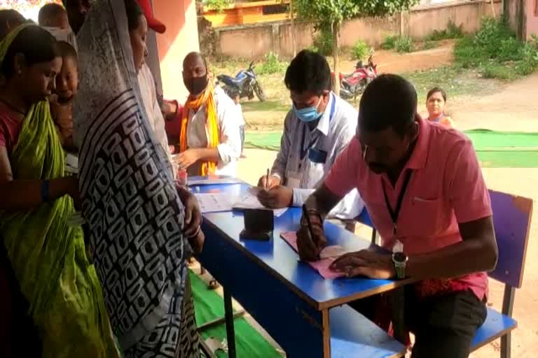 disturbances-in-many-booths-in-first-phase-polling-of-panchayat-elections-in-jharkhand