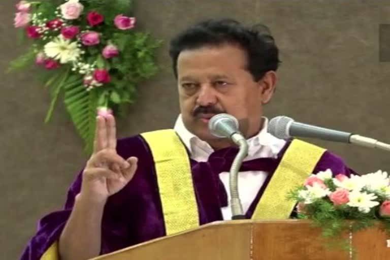 तमिलनाडु के उच्च शिक्षा मंत्री के पोनमुडी