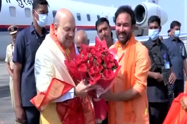 amit shah reached hyderabad and will address at public meeting in thukkuguda