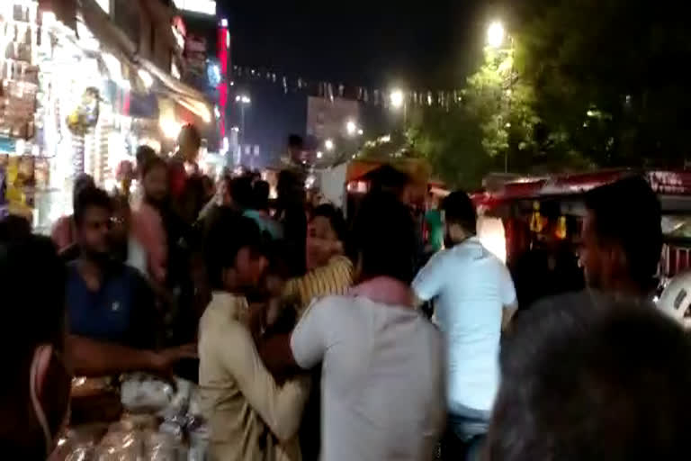 People beat up chain snatcher in Haridwar
