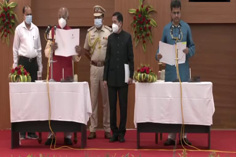माणिक साहा ने त्रिपुरा के नए मुख्यमंत्री पद की शपथ ली