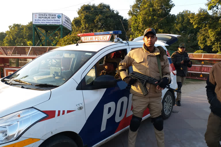Delhi Police raid on Mahesh Joshi house