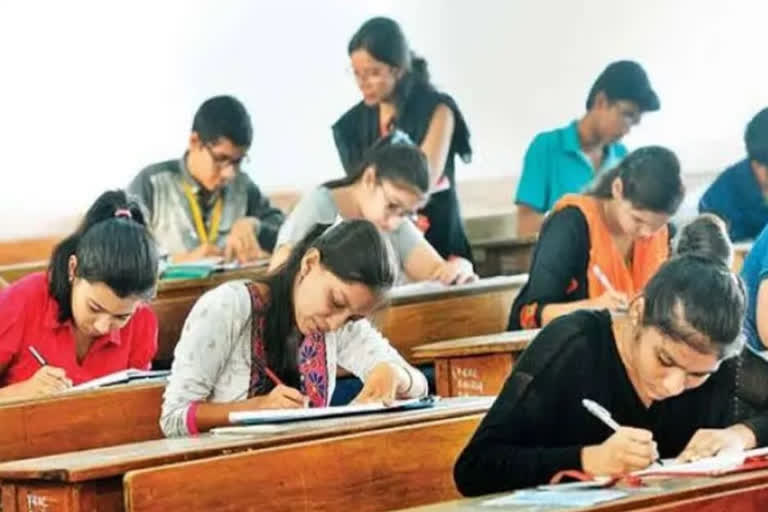 Karnataka: PG students in two medical universities get same paper