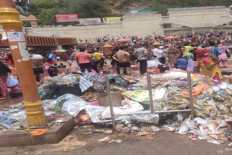 garbage-on-haridwar-har-ki-paudi