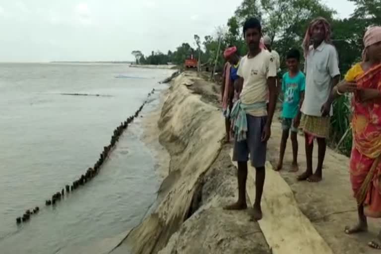 Locals Demand Concrete permanent river embankment news