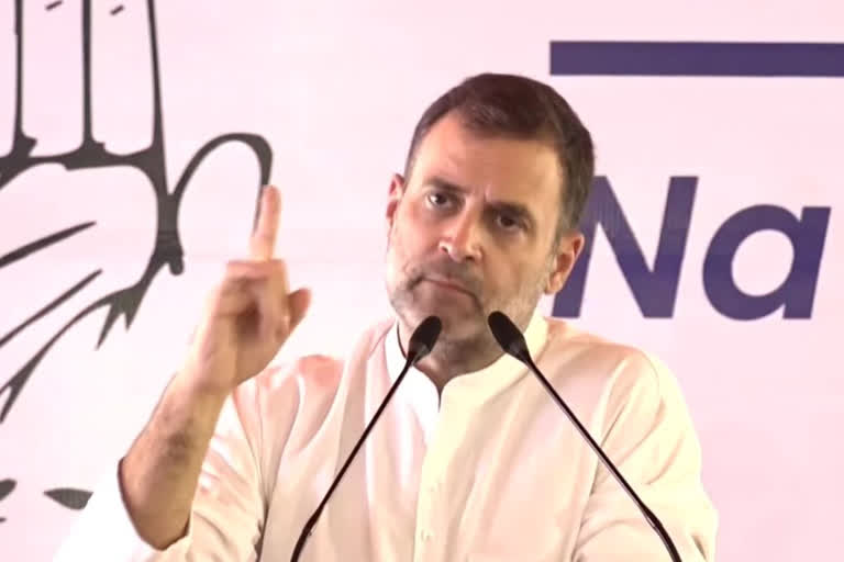 Rahui BJP government economy  Rahul on unemployment  Rahul at Rajasthan Banswara rally  Congress wants one Hindustan  രാജ്യത്തിന്‍റെ സമ്പദ്‌വ്യവസ്ഥ തകർത്തത് മോദി സർക്കാർ എന്ന് രാഹുൽ ഗാന്ധി  മോദി സർക്കാരിനെതിരെ ആരോപണവുമായി കോൺഗ്രസ് നേതാവ് രാഹുൽ ഗാന്ധി  സമ്പദ്‌വ്യവസ്ഥയുടെ തകർച്ച  രാജ്യത്തെ തൊഴിലില്ലായ്‌മ  മോദി സർക്കാർ  മോദി സർക്കാരിനെ വിമർശിച്ച് രഹുൽ ഗാന്ധി