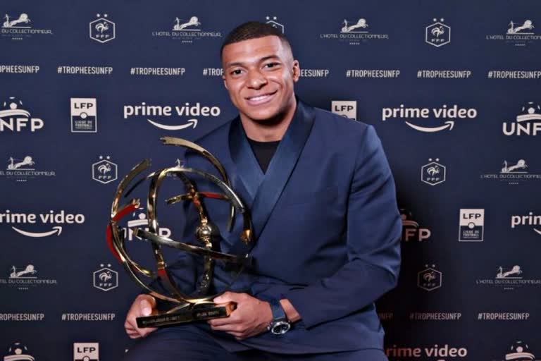 Mbappe was voted  best player  French league  PSG  EPL  manchester city  west ham  पेरिस सेंट जर्मेन  काइलन एमबापे  फ्रांसीसी फुटबॉल लीग  सर्वश्रेष्ठ खिलाड़ी  इंग्लिश प्रीमियर लीग  मैनचेस्टर सिटी  वेस्ट हैम