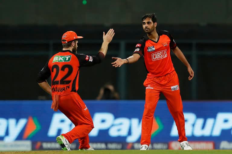 IPL 2022  Bhuvneshwar Kumar  akash chopra  MI Vs SRH  ഭുവനേശ്വര്‍ കുമാറിന് പ്രശംസയുമായി ആകാശ് ചോപ്ര  ആകാശ് ചോപ്ര  Aakash Chopra Hails Bhuvneshwar Kumar s Yorker Masterclass  Bhuvneshwar Kumar showed Jasprit Bumrah the mirror  sunrisers hyderabad  mumbai indians  IPL updates 2022