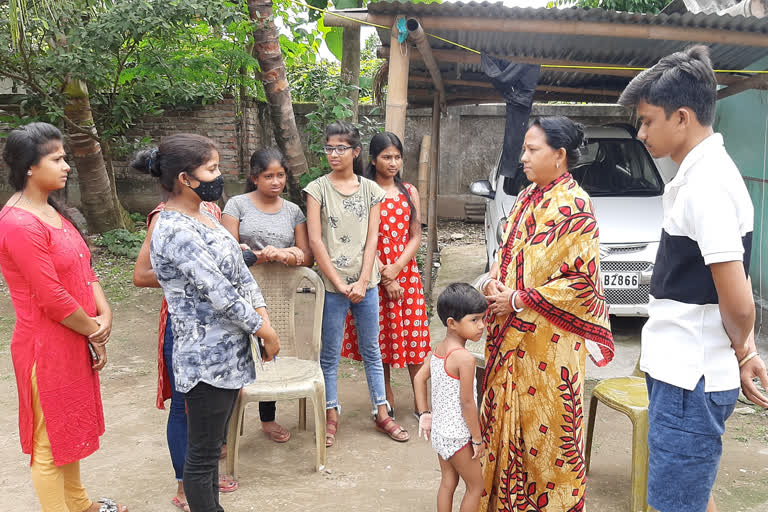 Minor girls fighting against child marriage at Siliguri