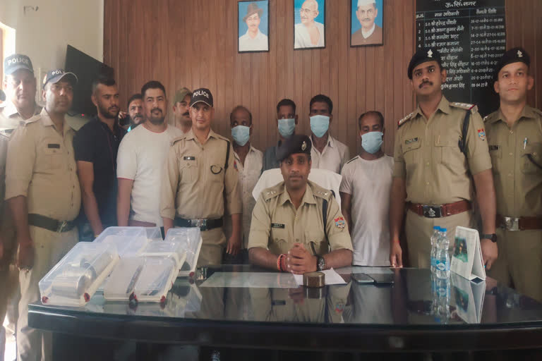 Police arrested four thieves in Kashipur