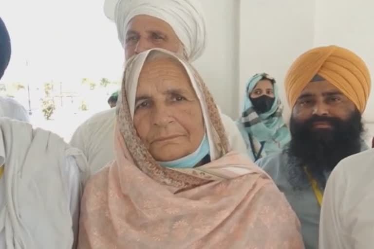 پچترسال بعد پاکستانی سکھ خاتون نے اپنے بھائیوں سے ملاقات کی