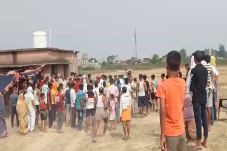 uproar-during-voting-in-satgawan-block-in-koderma