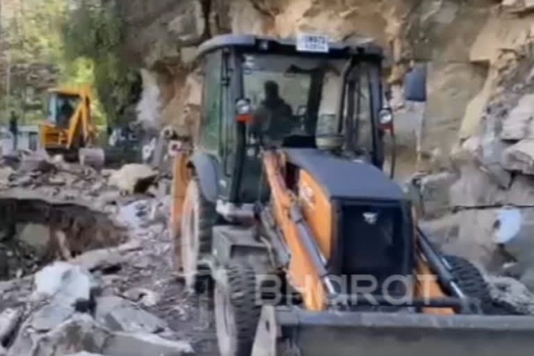 Uttarakhand More than 4000 passengers stuck after chunk of Yamunotri highway collapses post light rain