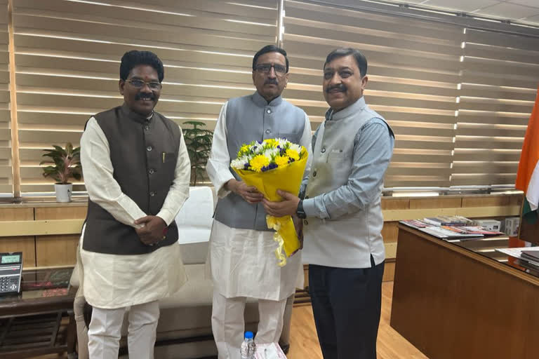 Suresh Kashyap met the Union Minister