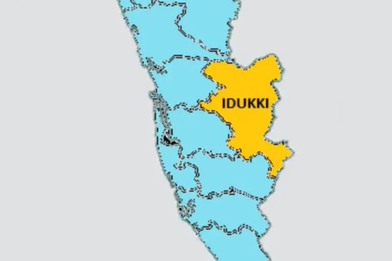 dowry attack  dowry death  dowry attack in idukki  father in law burns daughter in law and one year old child  one year old child death in kumali  സ്ത്രീധനത്തെ ചൊല്ലി തർക്കം  മകന്‍റെ ഭാര്യയെയും കുഞ്ഞിനെയും തീ കൊളുത്തി ഭർതൃപിതാവ്  സ്ത്രീധന പീഡനം  സ്‌ത്രീധനത്തെ ചൊല്ലി ഭർതൃപിതാവ് മകന്‍റെ ഭാര്യയെയും കുഞ്ഞിനെയും കൊല്ലാൻ ശ്രമിച്ചു  കുമളിയിൽ സ്‌ത്രീധനപീഡനം