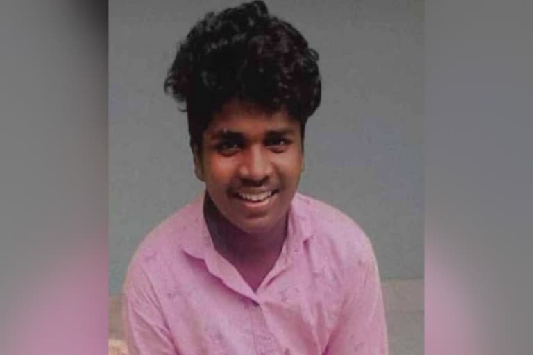 The student drowned and died  The student drowned in fields and died  വിദ്യാര്‍ഥി വെള്ളക്കെട്ടില്‍ മുങ്ങി മരിച്ചു  ആലുവയില്‍ പാടത്തെ വെള്ളക്കെട്ടില്‍ വിദ്യാര്‍ഥി മുങ്ങിമരിച്ചു  വിദ്യാര്‍ഥി മുങ്ങിമരിച്ചു  പാടത്തെ വെള്ളക്കെട്ടില്‍ വിദ്യാര്‍ഥി മുങ്ങി മരിച്ചു