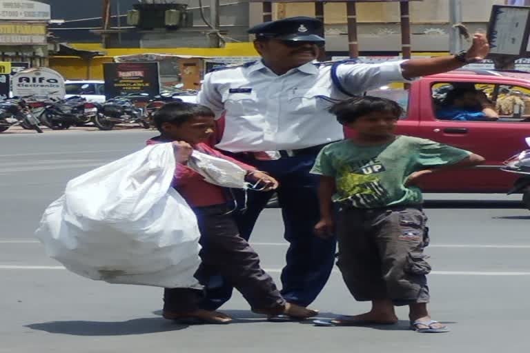 ranjit stood child on his shoes