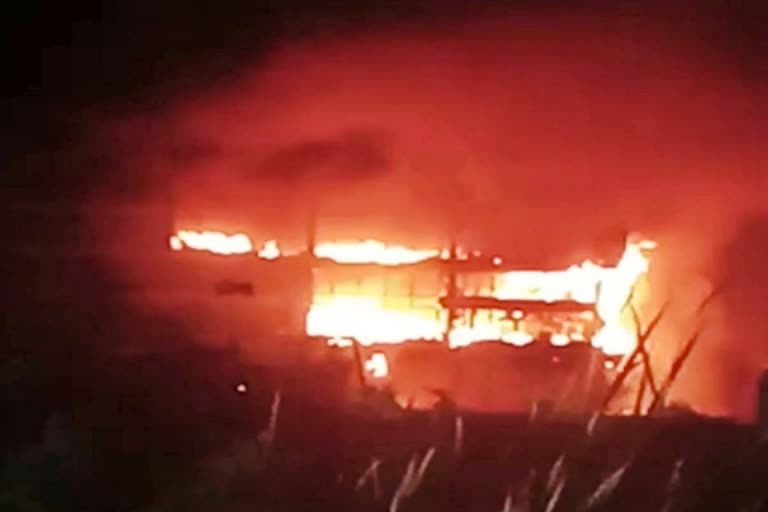 கார் உதிரிபாகம் தொழிற்சாலையில் பயங்கர தீ விபத்து