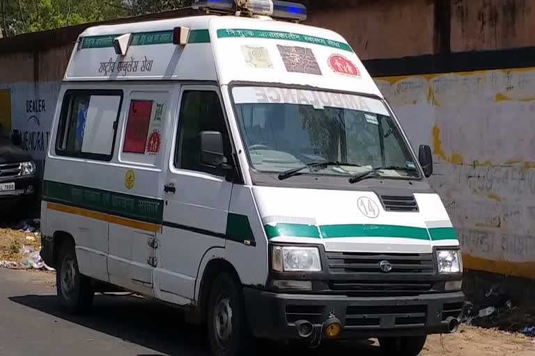 RIMS management misbehaved with 108 ambulance in Ranchi