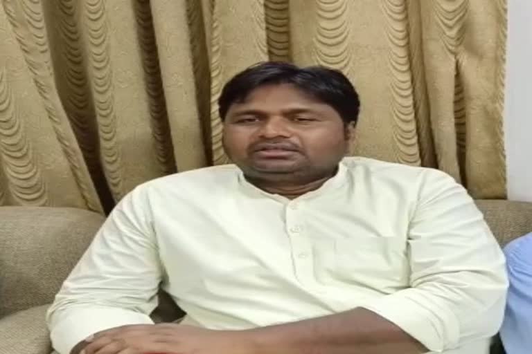 Ghoghra targeted congress leader Dinesh Khodnia