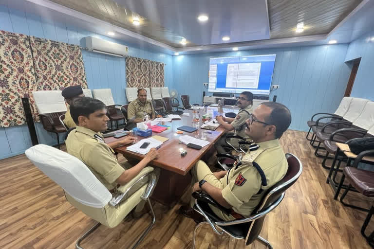 IGP Kashmir chairs security meeting on Amarnath Yatra