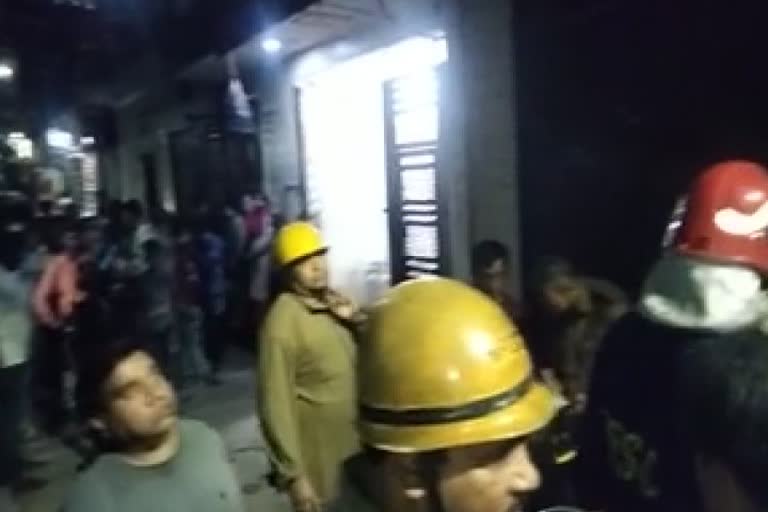 Fire broke out in a building near Haiderpur Sabzi Mandi two fire tenders on spot