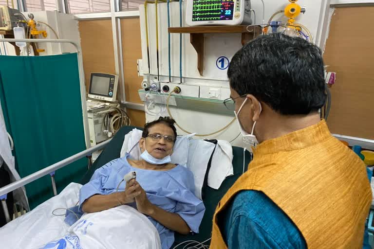 tripura-cm-visits-hospital-to-check-ailing-former-health-minister
