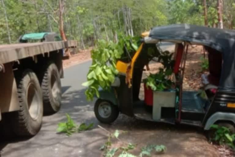 Road Accident:ମାଝିପଡ଼ା ଘାଟିରେ ଦୁର୍ଘଟଣା,3 ଜଣ ଅଙ୍ଗନବାଡି କର୍ମୀଙ୍କ ସମେତ 6 ଆହତ