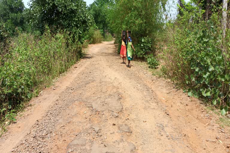 bad-condition-of-rural-roads-in-jama-assembly-constituency-of-mla-sita-soren