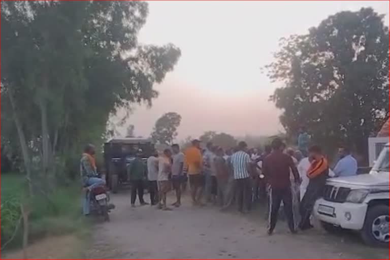 Trolleys filled with sand were stopped by villagers at Chakwal village in Mukerian