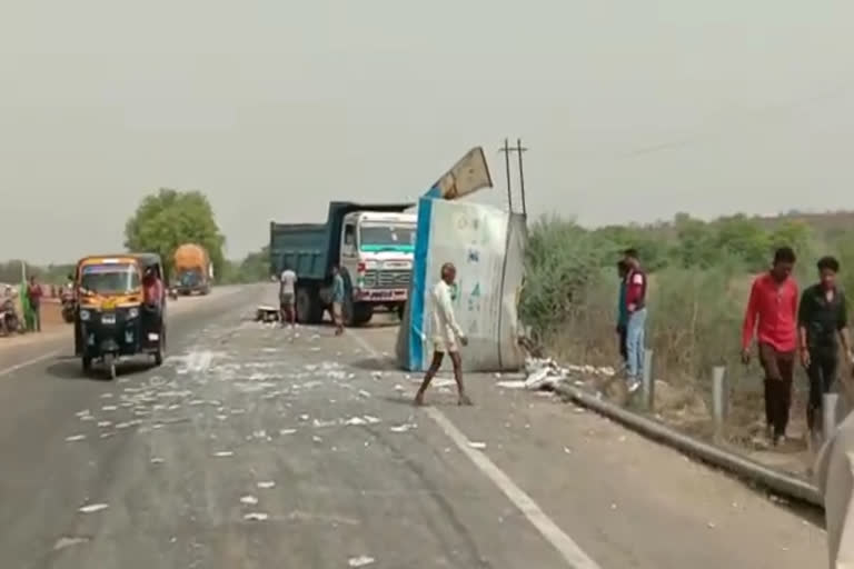 horrific road accident near Sidhi Deonar drain
