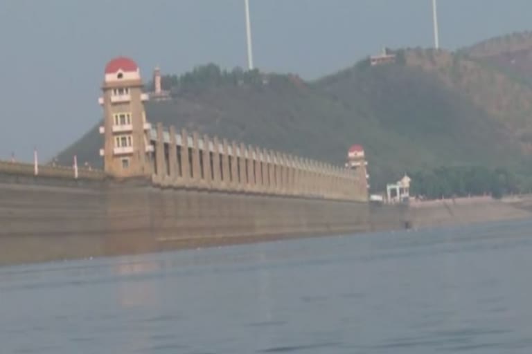 The increased inner flow of the Tungabhadra Reservoir