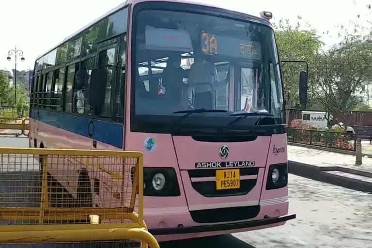 Mini bus in Jaipur