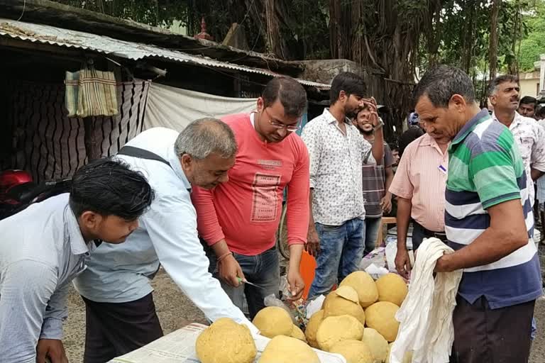 Chhana Trader in Malda