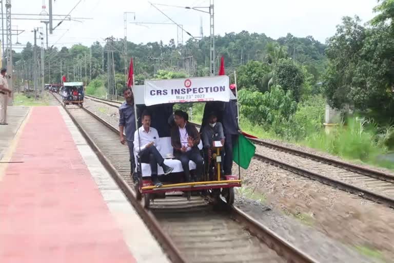 ചിങ്ങവനം - ഏറ്റുമാനൂർ റെയിൽവേ ഇരട്ടപ്പാതയിൽ സുരക്ഷാ പരിശോധനയുടെ ഒന്നാം ഘട്ടം പൂർത്തിയായി.  ചിങ്ങവനം ഏറ്റുമാനൂർ ഇരട്ടപാത  സുരക്ഷ പരിശോധന ഒന്നാം ഘട്ടം പൂര്‍ത്തിയായി  കോട്ടയം ചിങ്ങവനം  കോട്ടയം ഏറ്റുമാനൂര്‍  ചിങ്ങവനം ഏറ്റുമാനൂര്‍ റെയില്‍ വേ പാത  Chingavanam Ettumanoor Railway  safety inspection of the Chingavanam Ettumanoor Railway has been completed