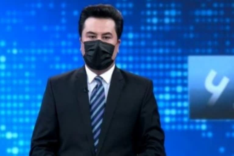 male-anchors-mask