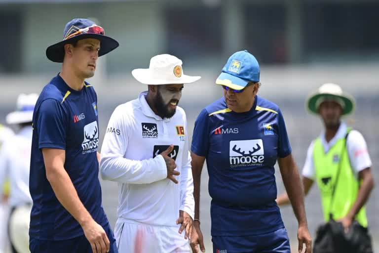 Kusal Mendis hospitalised after complaining of chest pain during Dhaka Test  Sri Lankan cricketer Kusal Mendis hospitalised  Kusal Mendis  കുശാൽ മെൻഡിസ്  കുശാൽ മെൻഡിസിനെ നെഞ്ചുവേദനയെത്തുടര്‍ന്ന് ആശുപത്രിയില്‍ പ്രവേശിപ്പിച്ചു  ശ്രീലങ്ക vs ബംഗ്ലാദേശ്  Sri Lanka vs Bangladesh