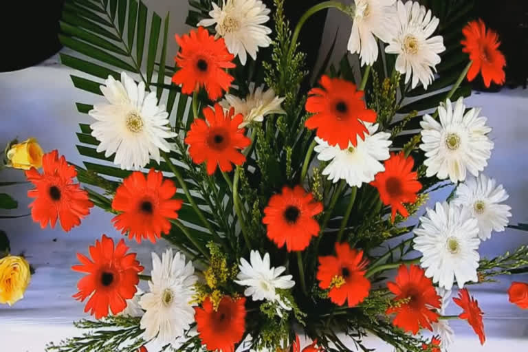 கொடைக்கானலில் தொடங்கியது மலர் கண்காட்சி