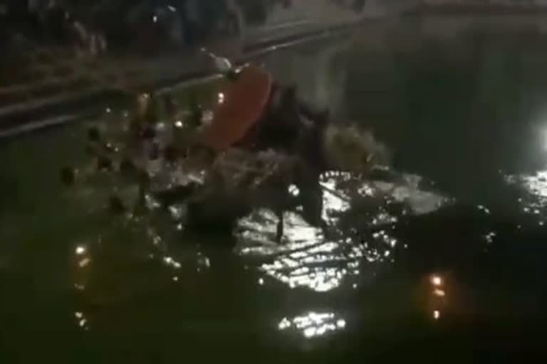 boat sank in the pool at ladubaba temple in nayagarh