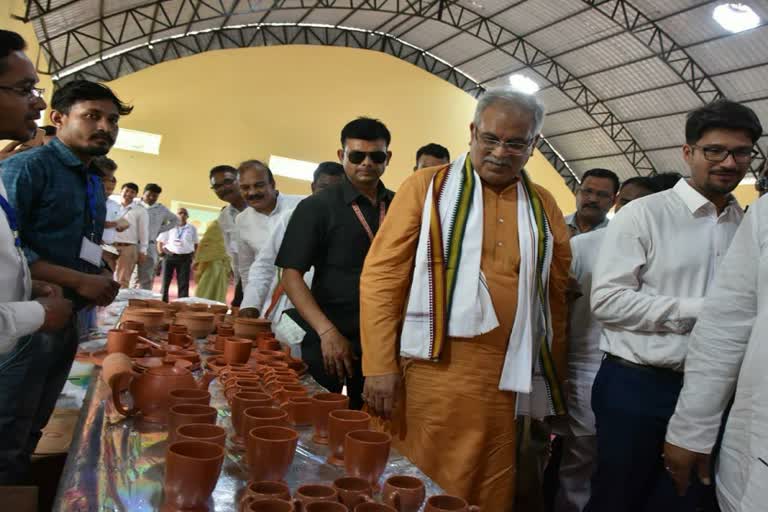 CM Bhupesh Baghel visit to Kumharras
