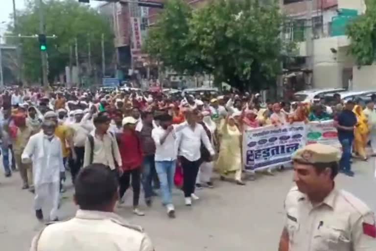 Municipal Corporation employees strike in Gurugram