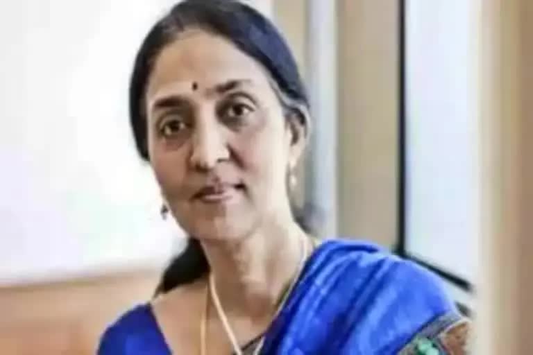 SEBI sends notice to Chitra Ramakrishna