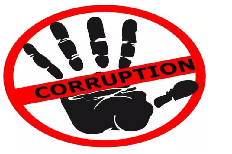 14 excise officials suspended for bribery case  bribery case in palakkad  14 excise officials suspended in palakkad  excise officials suspended for corruption  പാലക്കാട് കൈക്കൂലി കേസ്  പാലക്കാട് എക്‌സൈസ് ഡിവിഷണൽ ഓഫീസിൽ നിന്ന് കൈക്കൂലി പണം പിടികൂടിയ കേസ്  പാലക്കാട്ടെ 14 എക്‌സൈസ് ഉദ്യോഗസ്ഥർക്ക് സസ്‌പെൻഷൻ  പാലക്കാട് എക്‌സൈസ് ഡിവിഷണൽ ഓഫീസിൽ നിന്ന് കൈക്കൂലി പണം പിടികൂടിയ കേസിൽ 14 ഉദ്യോഗസ്ഥർക്ക് സസ്‌പെൻഷൻ  excise officials suspended for bribery case  പാലക്കാട് എക്‌സൈസ് എക്‌സൈസ് ഉദ്യോഗസ്ഥർക്ക് സസ്‌പെൻഷൻ